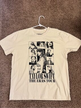 Taylor Swift Cream Color Graphic Tee with Black Photo Collage - like new - Large